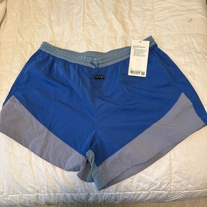 Lululemon Evergreen 4.5” Short Size 14 NWT